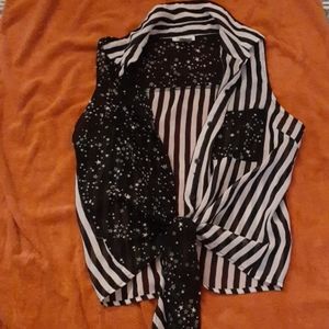 Cute button up sleeveless shirt